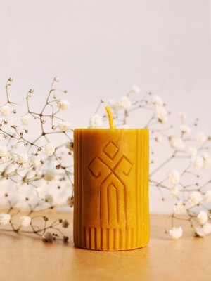 Chur - сarved beeswax candle (Low)