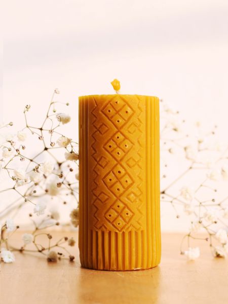 copy_SOWN FIELD - сarved beeswax candle (Middle)