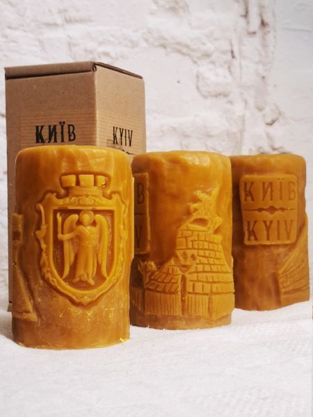 Kyiv: Bohdan Khmelnytsky Monument - carved beeswax figure