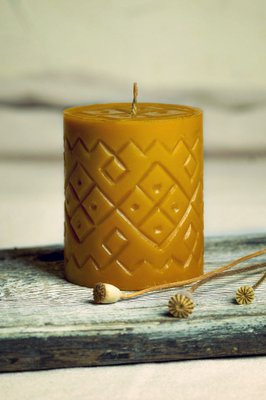 SOWN FIELD - сarved beeswax candle (low)