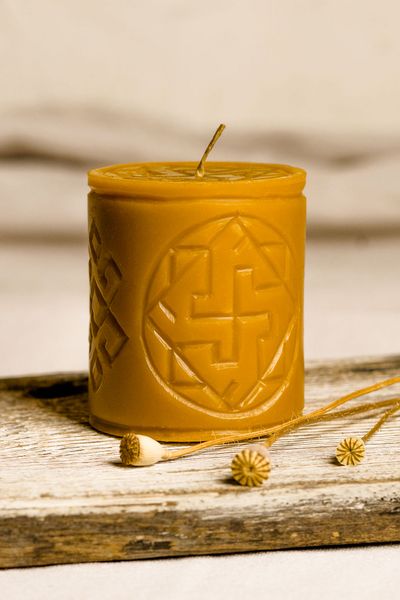 VALKYRIE - сarved beeswax candle (low)