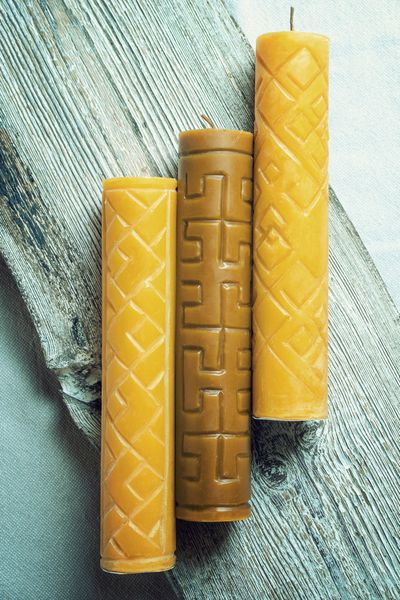 COLLARD - сarved beeswax candle (high)