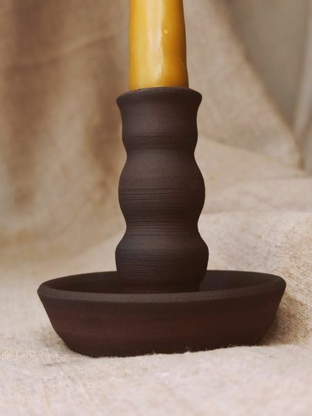 Dark brown ceramic candle holder (HxW: 75x90 mm)