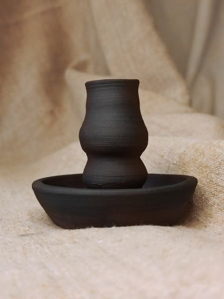 Dark brown ceramic candle holder (HxW: 72x79 mm)