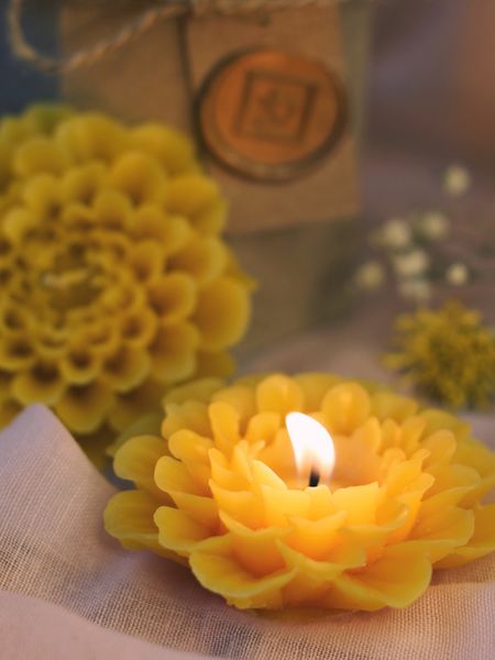 DAHLIA - floating candle-flower (set of 3 pcs)