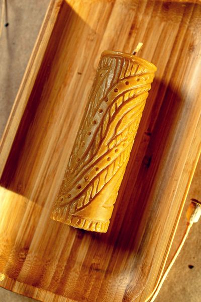 TRIPOLI GRAIN - carved beeswax candle with the Tripoli pattern