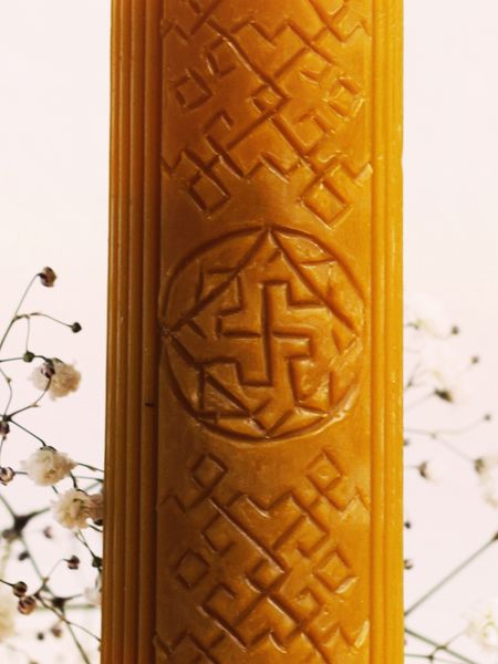 VALKYRIE - сarved beeswax candle (Middle)