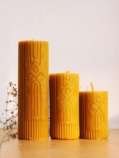 Chur - сarved beeswax candle (Middle)